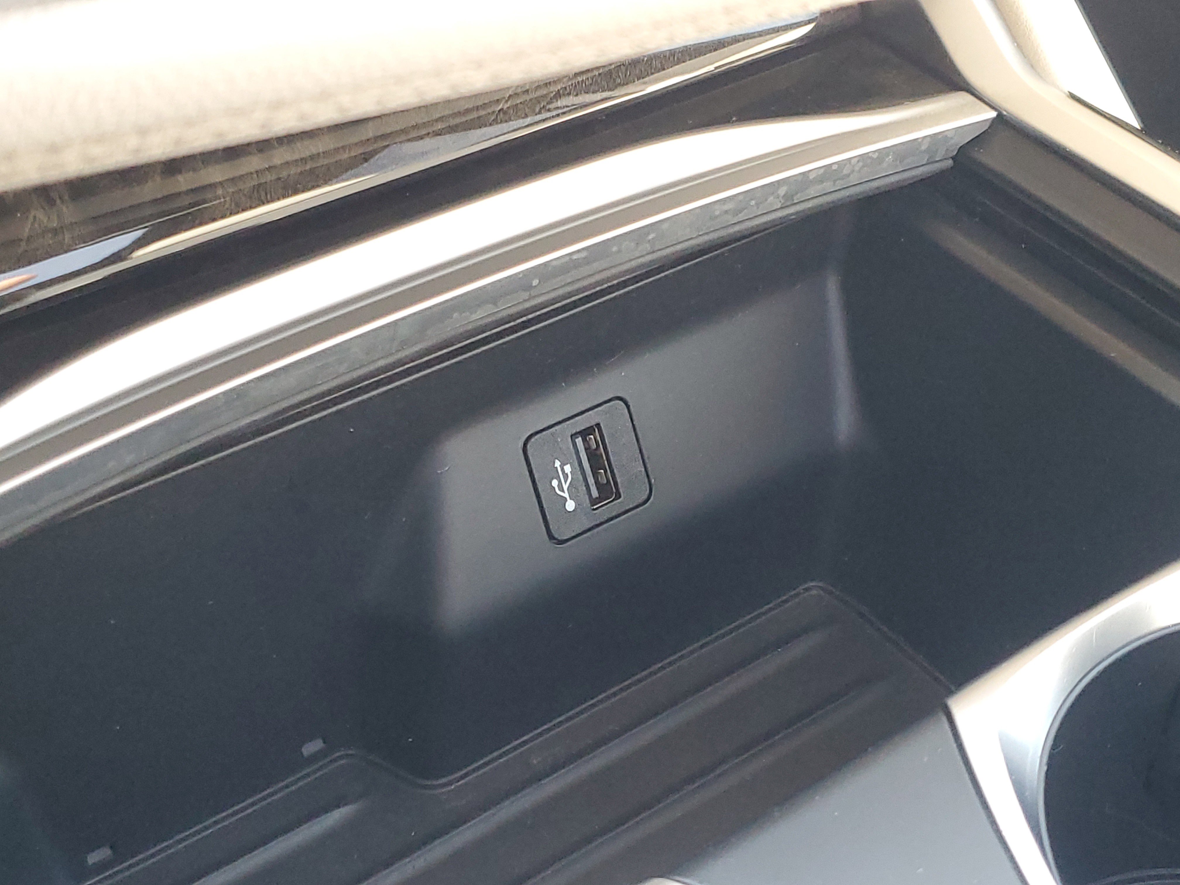 Used 2019 BMW 750i xDrive w/ Executive Package image 21