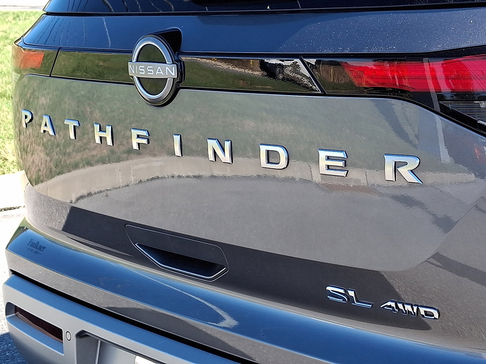 Certified 2024 Nissan Pathfinder SL image 31