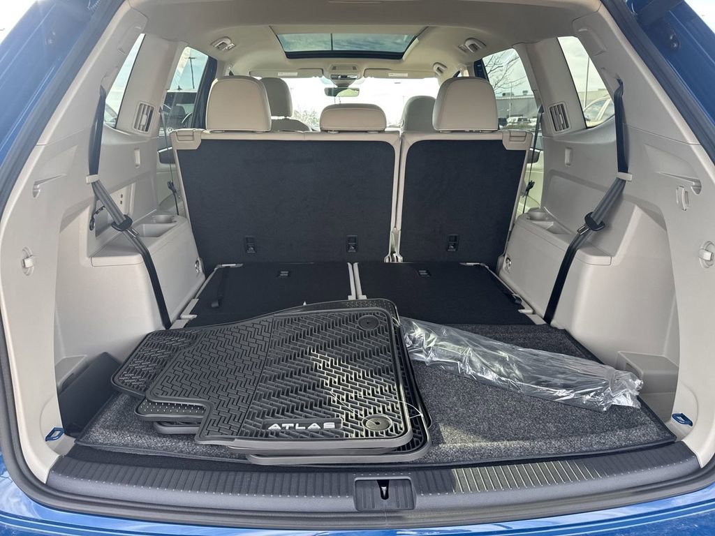 New 2025 Volkswagen Atlas SEL Premium R-Line image 15