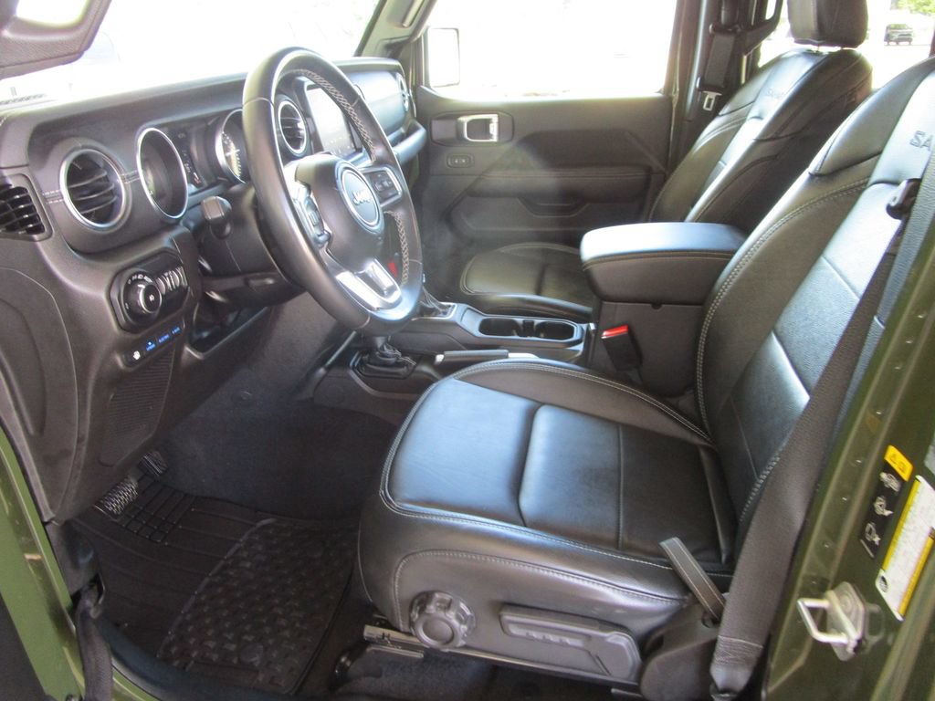 Used 2022 Jeep Wrangler Unlimited Sahara AWD/4WD image 27
