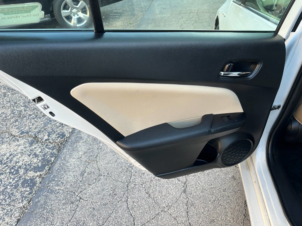 Used 2021 Toyota Prius LE image 20