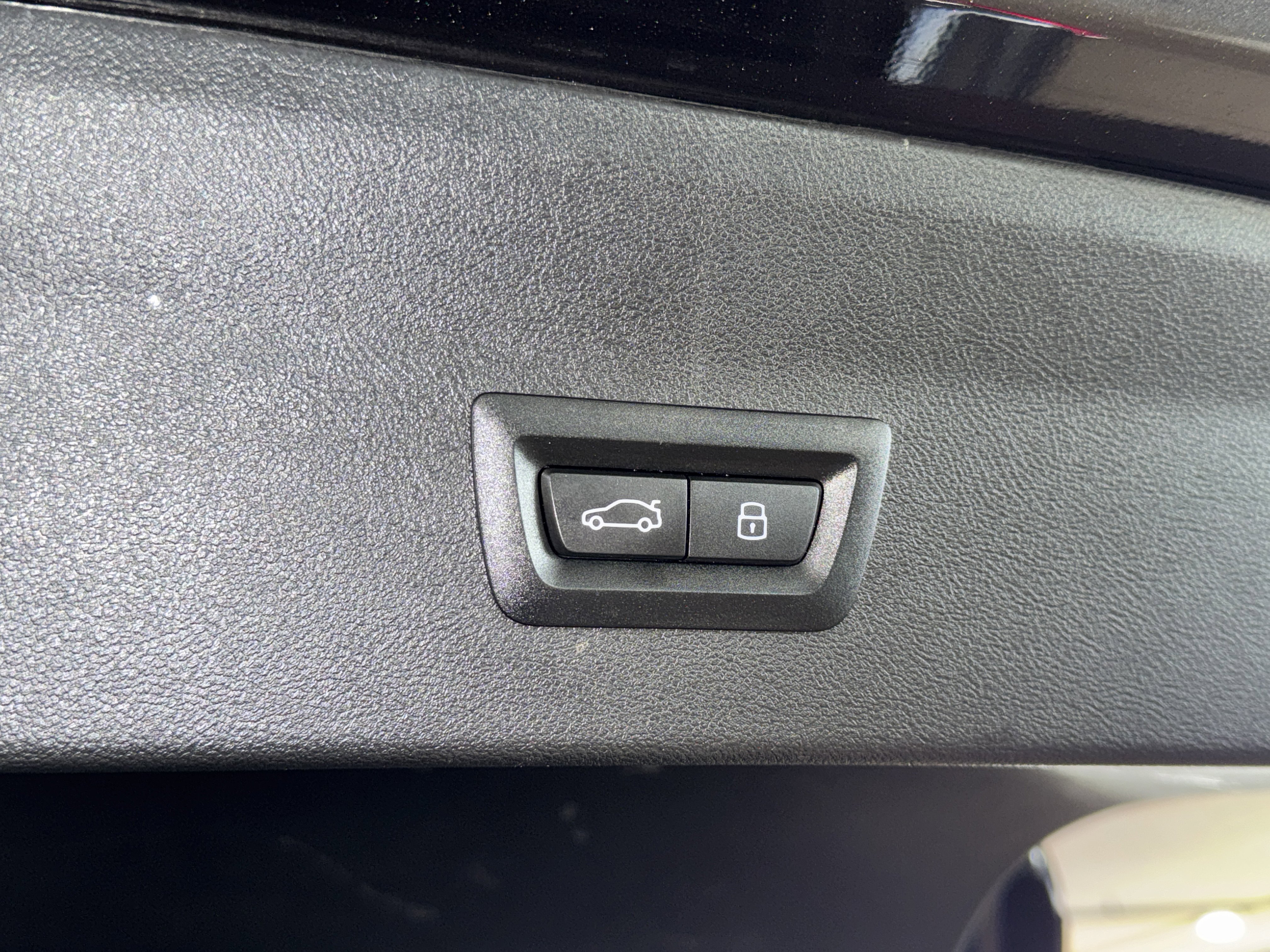Used 2025 BMW X4 xDrive30i AWD/4WD image 14