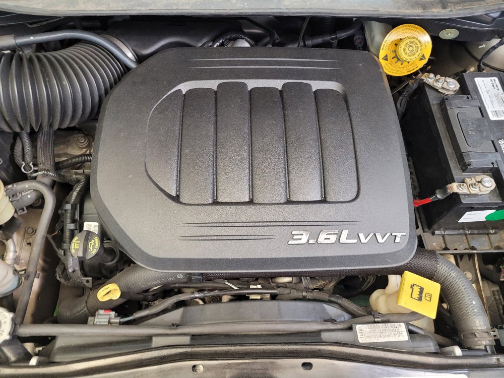Used 2016 Chrysler Town & Country Touring w/ Driver Convenience Group FWD image 30