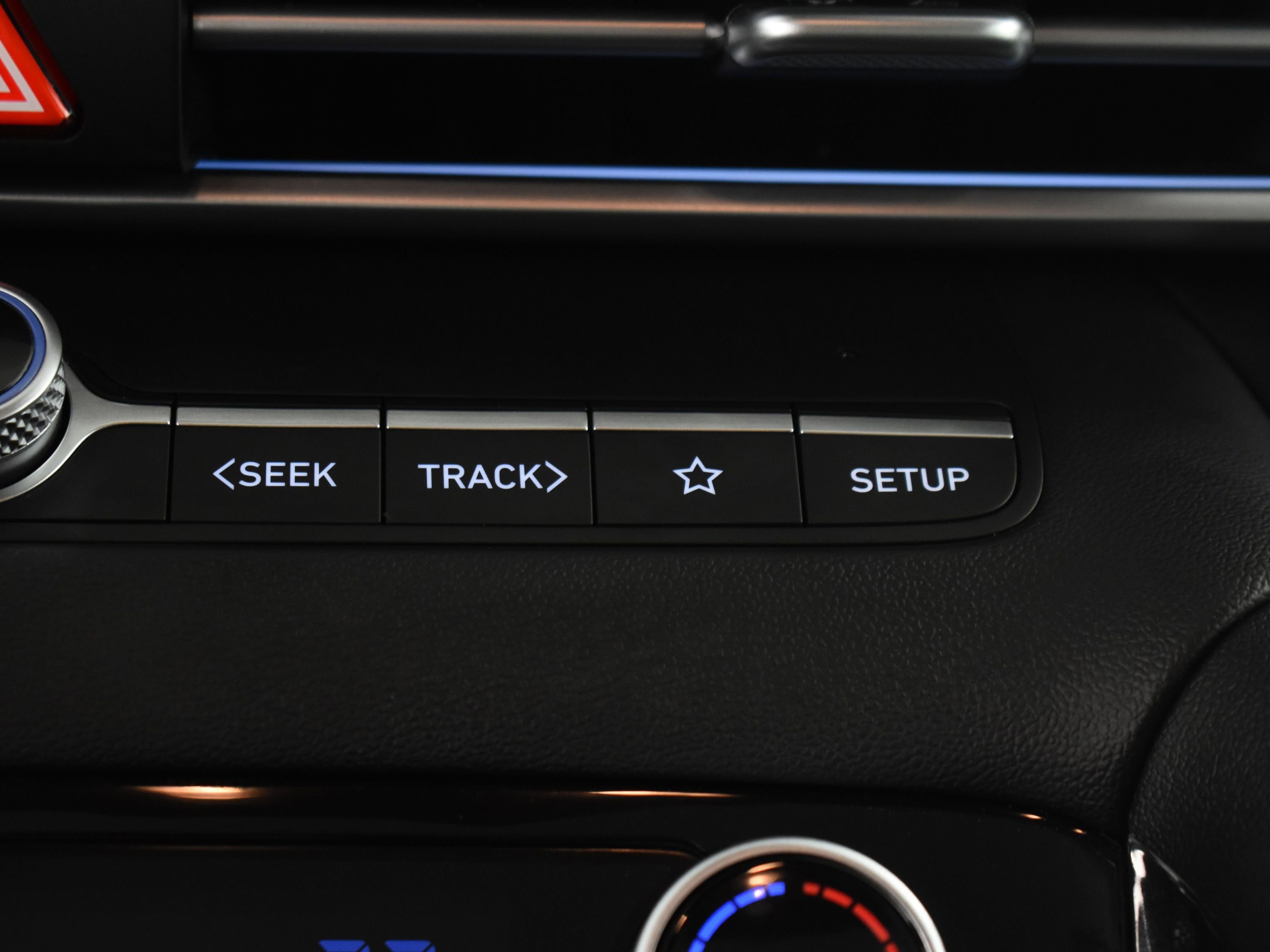 Used 2025 Hyundai Elantra SEL image 30