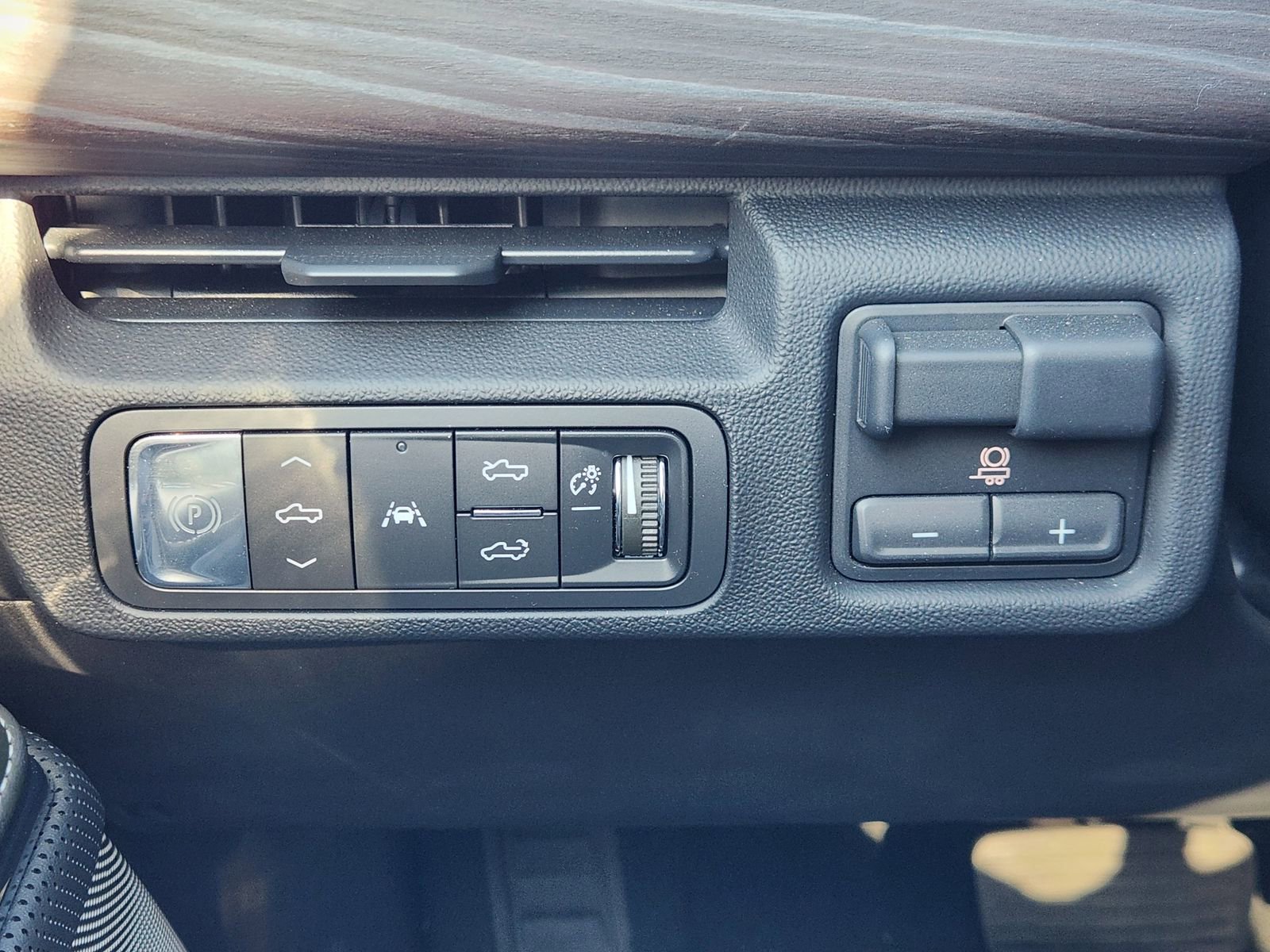 New 2025 GMC Sierra EV Denali AWD/4WD image 24