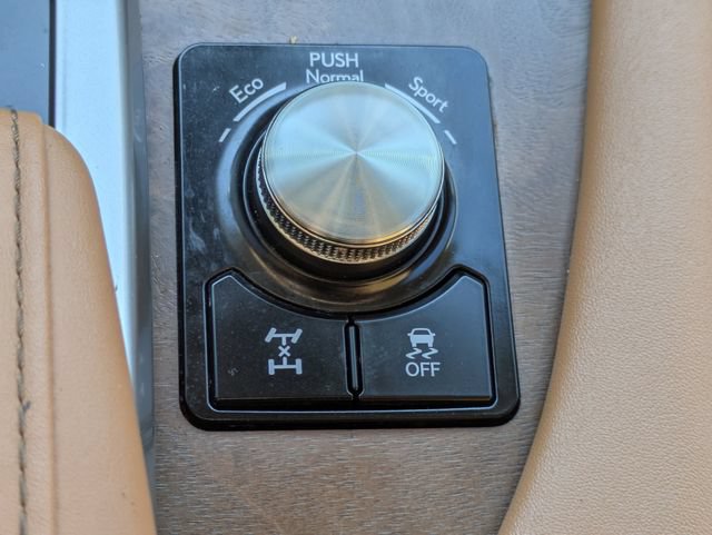 Used 2022 Lexus RX 350L Premium w/ Premium Package AWD/4WD image 16