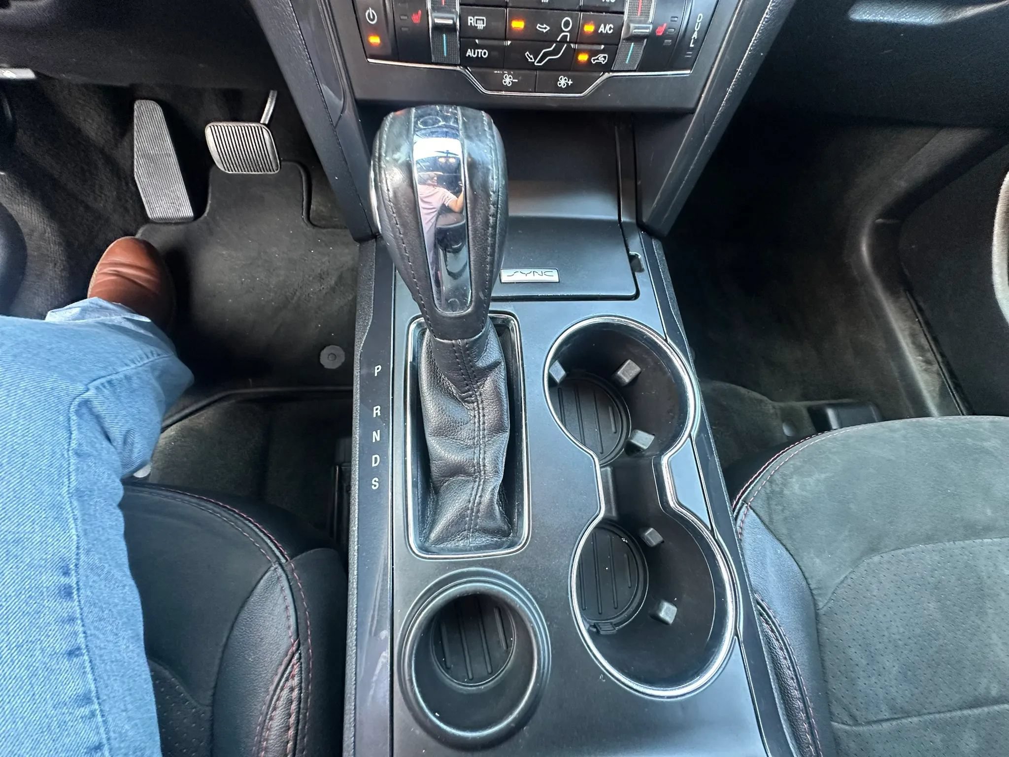 Used 2018 Ford Explorer XLT w/ Equipment Group 202A FWD image 23