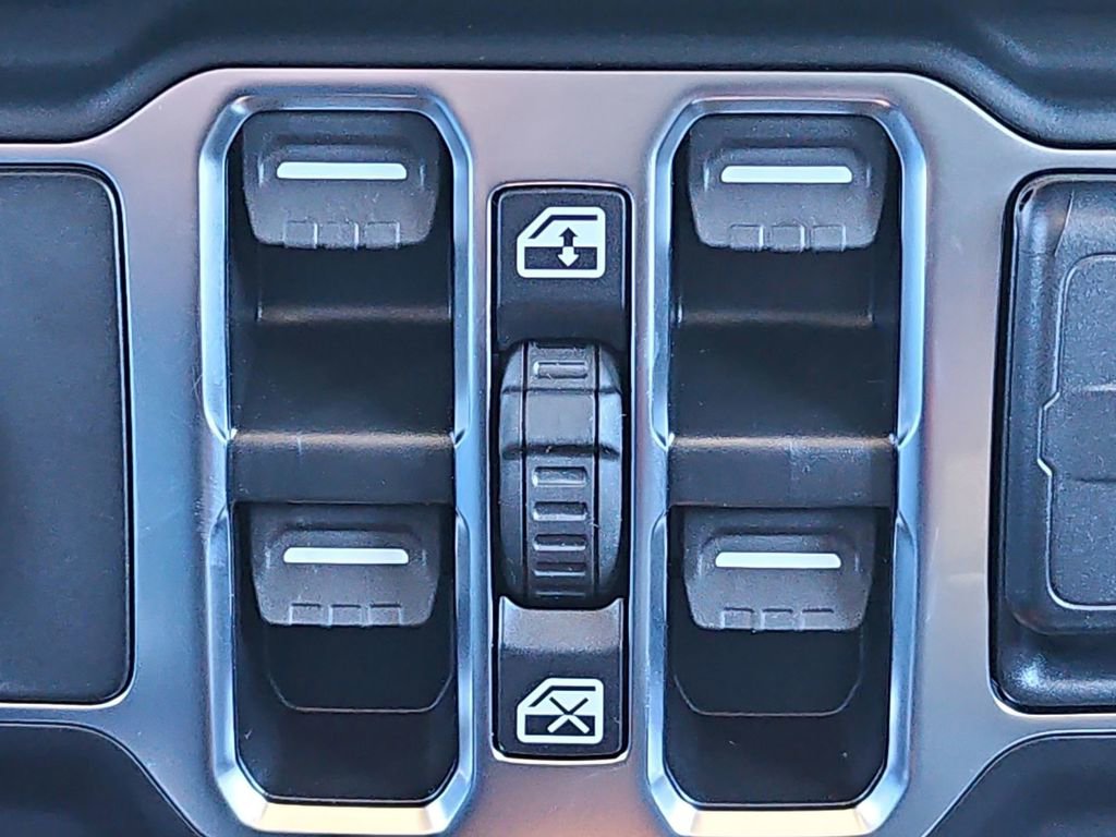 New 2025 Jeep Wrangler Unlimited Rubicon w/ Convenience Group image 32