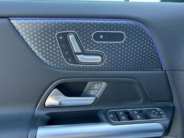 Used 2025 Mercedes-Benz GLA 250 4MATIC image 12