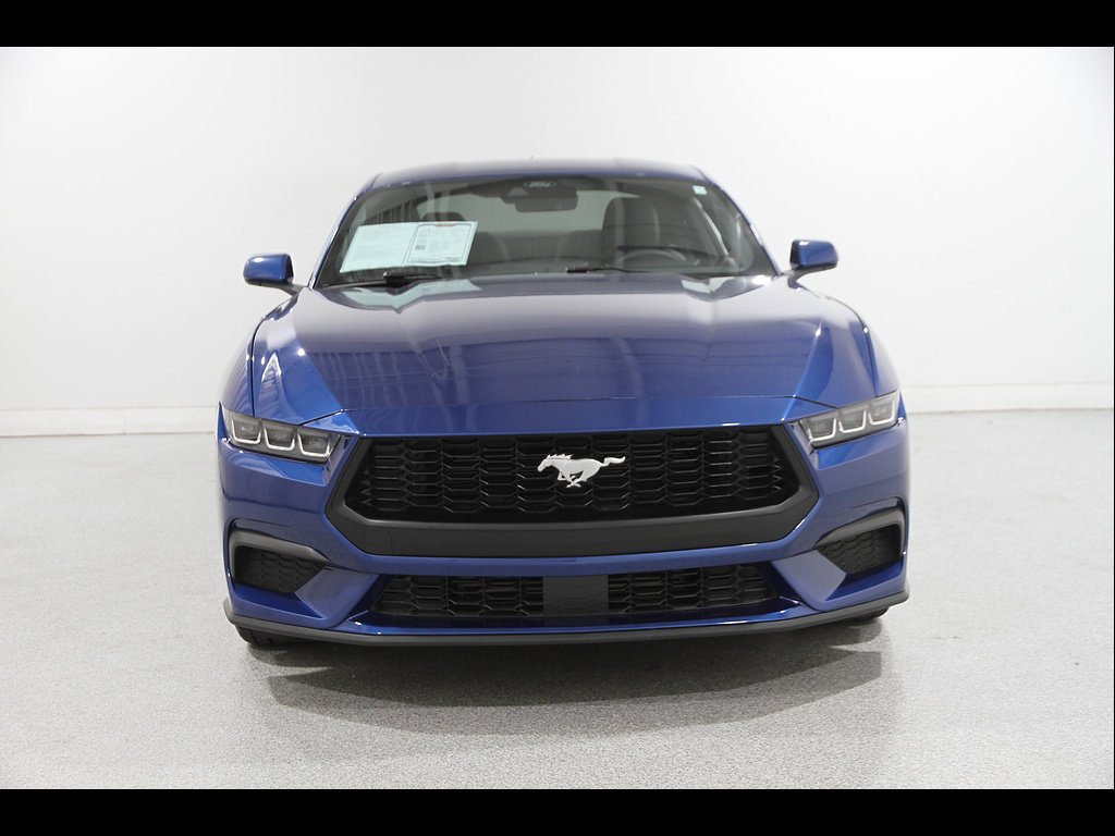 Used 2024 Ford Mustang Coupe RWD image 2