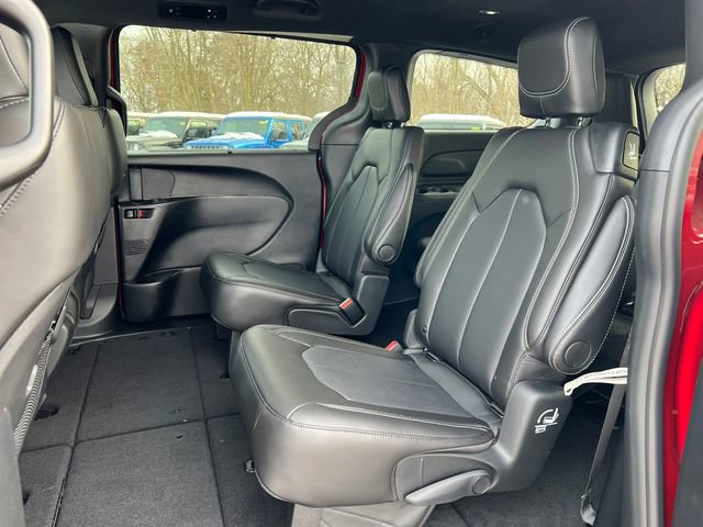 New 2026 Chrysler Pacifica Select image 5
