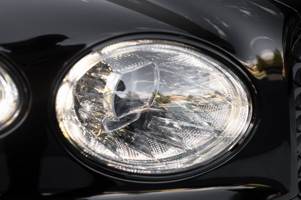 Used 2025 Bentley Bentayga AWD/4WD image 14