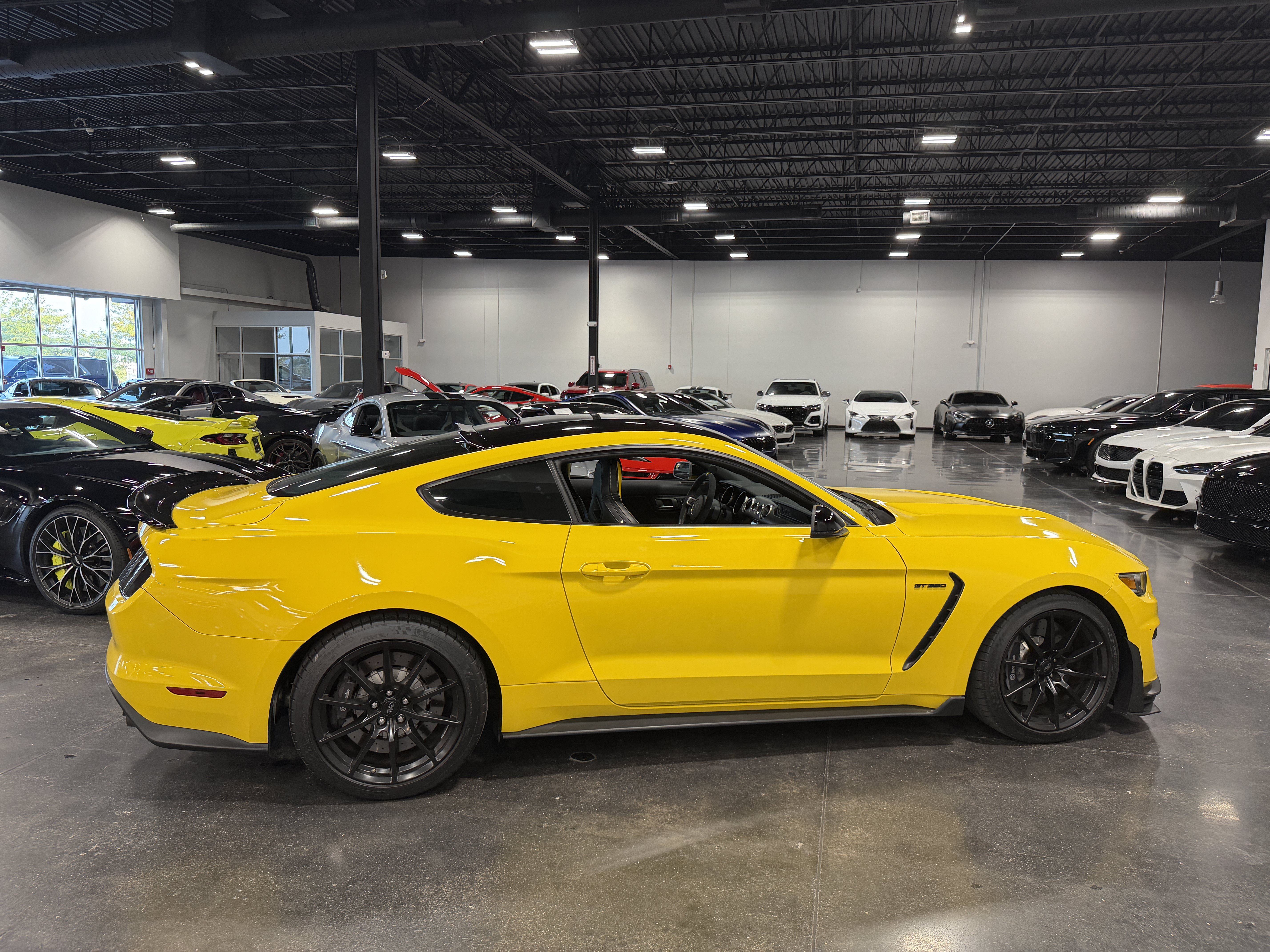 Used 2017 Ford Mustang Shelby GT350 w/ Electronics Package RWD image 8