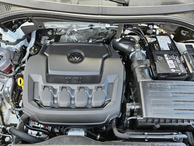 Used 2024 Volkswagen Tiguan SE image 19