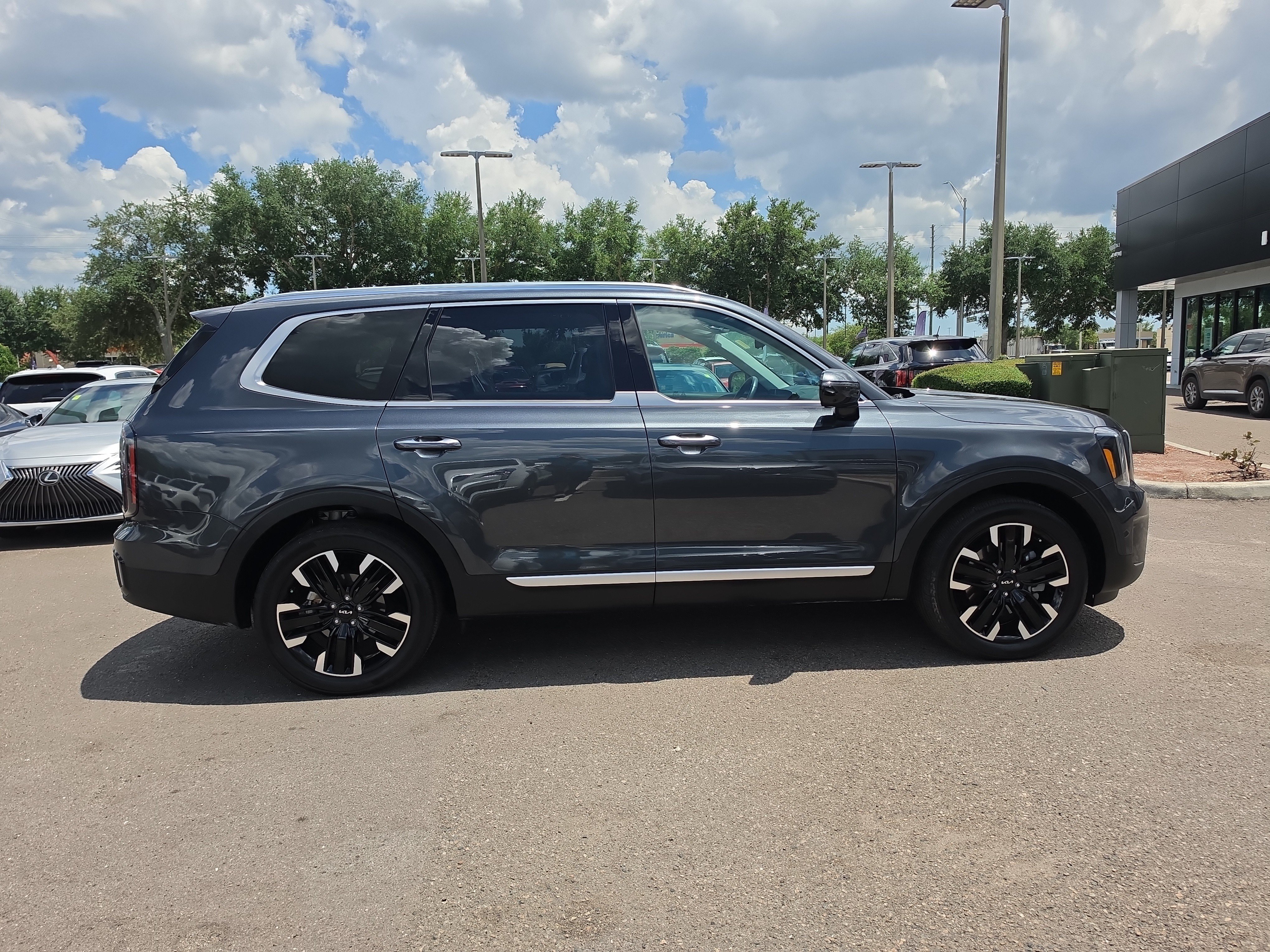 Certified 2024 Kia Telluride SX Prestige AWD/4WD image 9