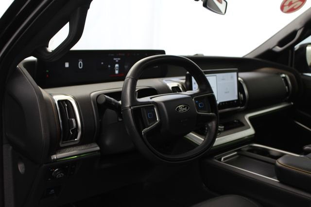 Used 2025 Ford Expedition Tremor AWD/4WD image 19