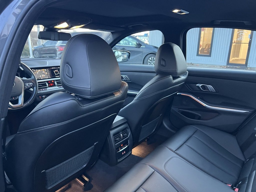 Used 2022 BMW 330i xDrive Sedan w/ Driving Assistance Package image 28