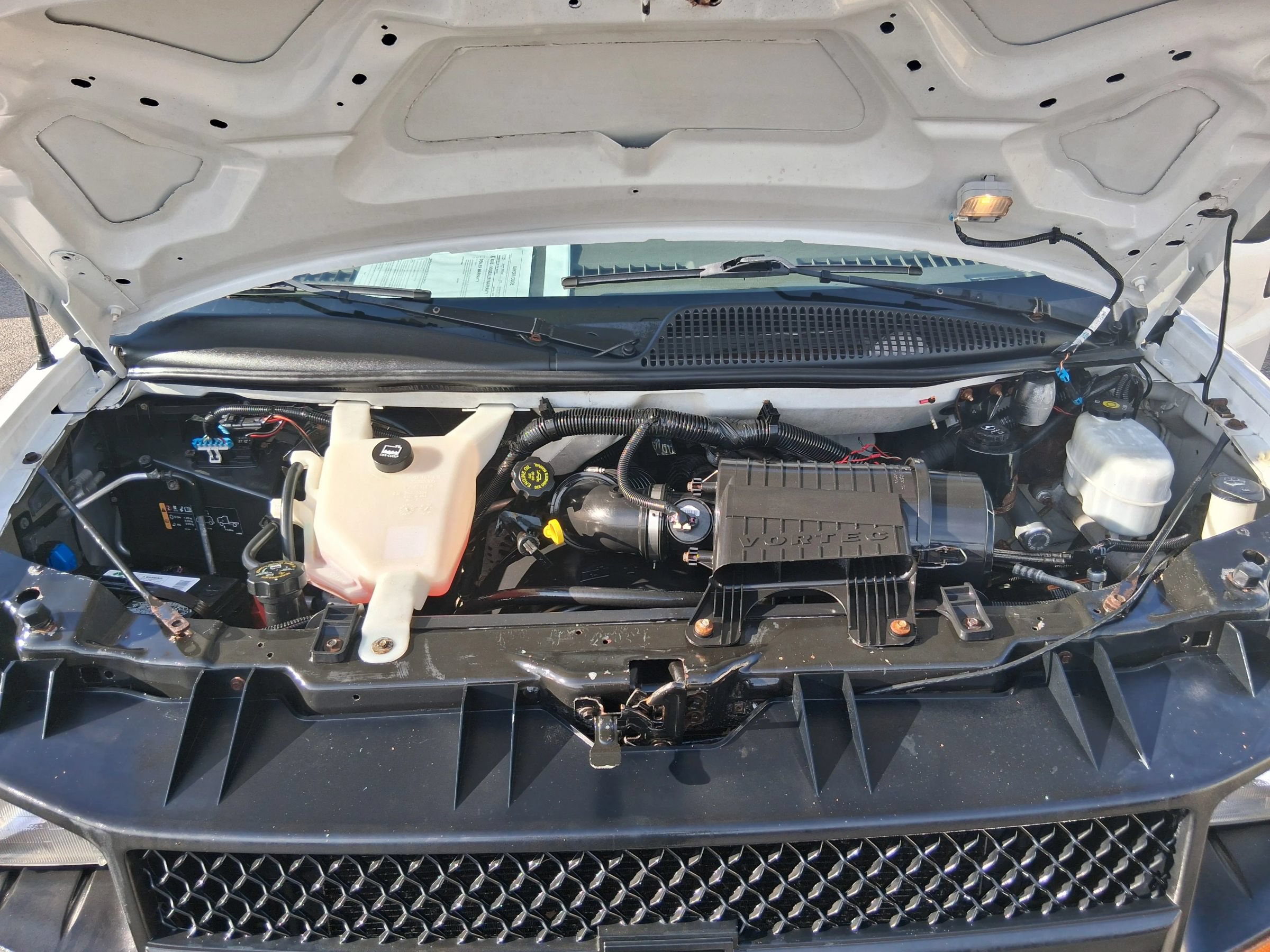 Used 2012 Chevrolet Express 1500 RWD image 2