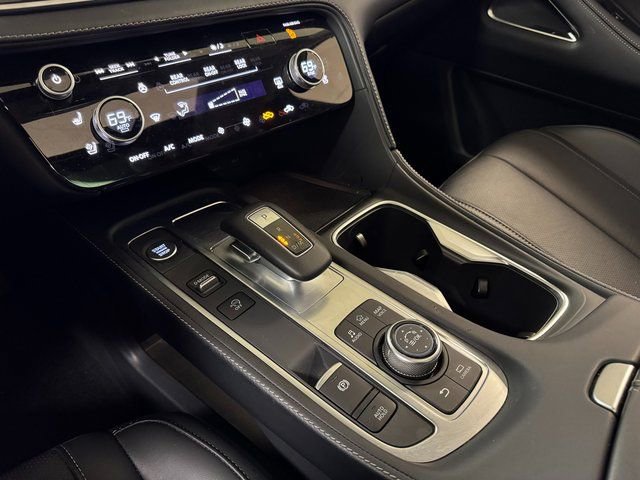 Used 2025 INFINITI QX60 Luxe FWD image 18