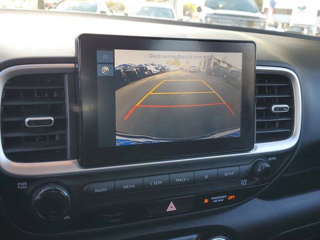 Used 2023 Hyundai Venue SE image 23