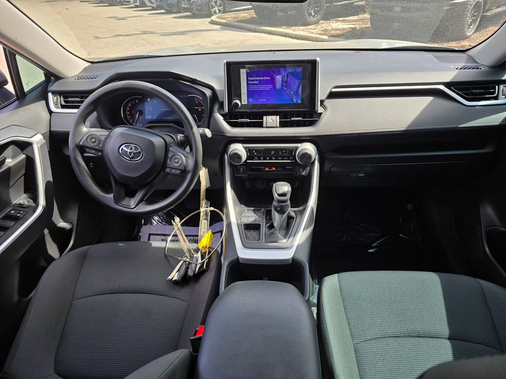 Used 2025 Toyota RAV4 LE image 31