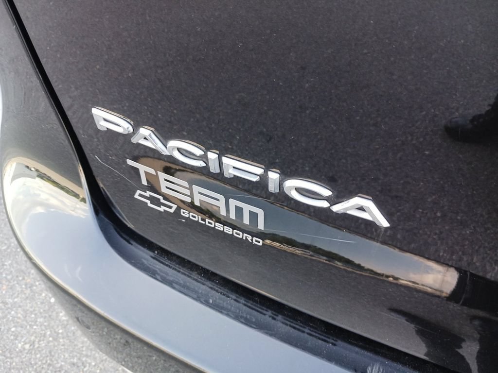 Used 2022 Chrysler Pacifica Touring-L w/ Uconnect Theater Family Group FWD image 30
