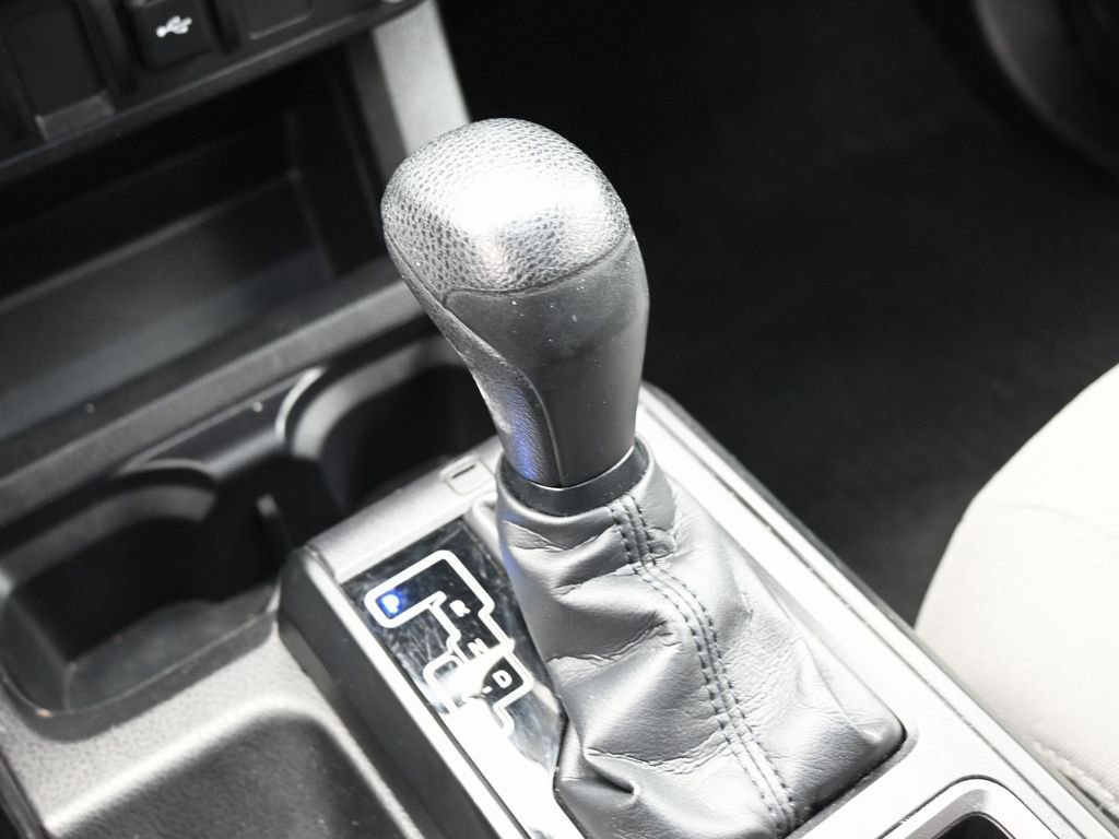 Used 2022 Toyota Tacoma SR w/ SR Convenience Package image 25