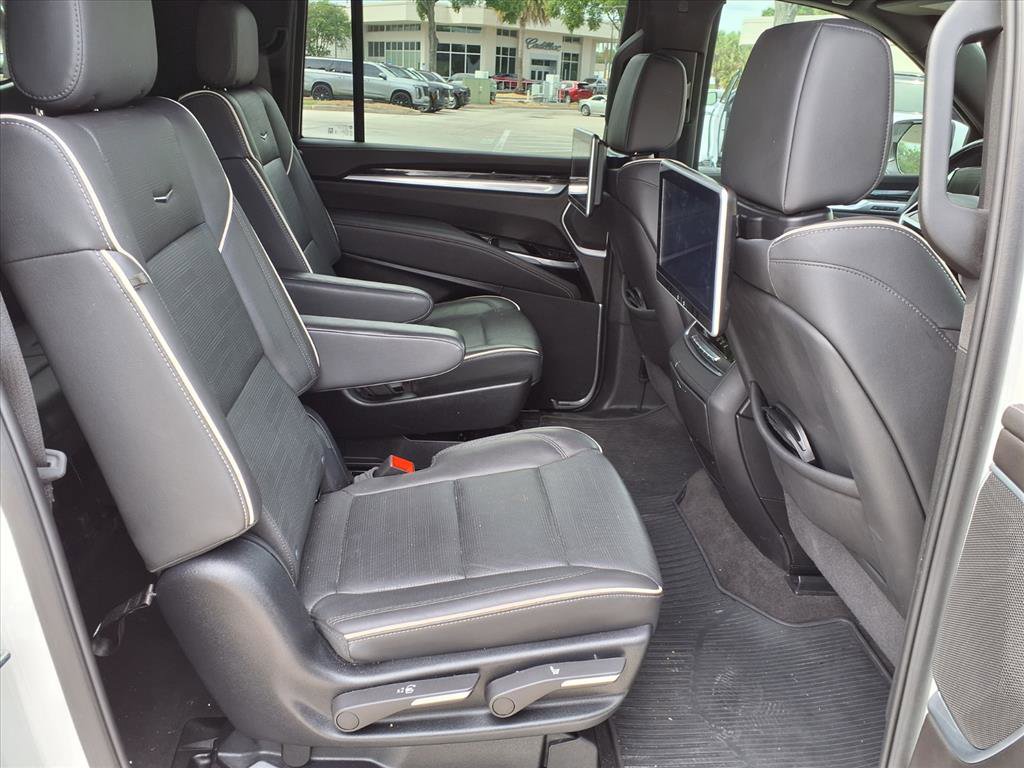 Used 2025 Cadillac Escalade ESV Sport w/ LPO, ONYX Package RWD image 9