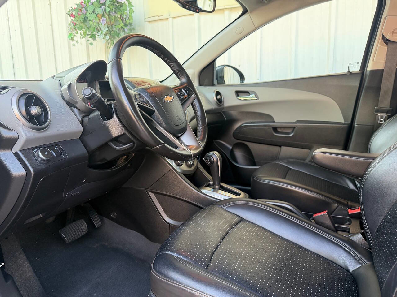 Used 2015 Chevrolet Sonic LTZ FWD image 11