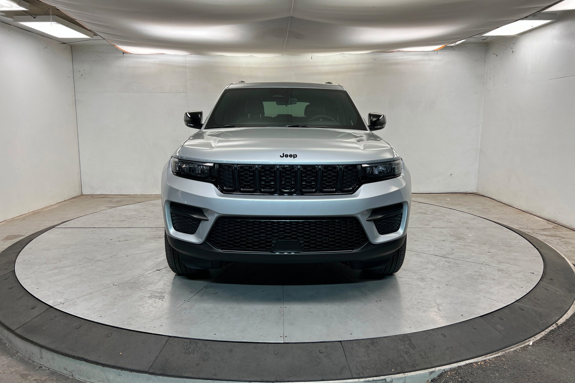 New 2025 Jeep Grand Cherokee 4WD image 8