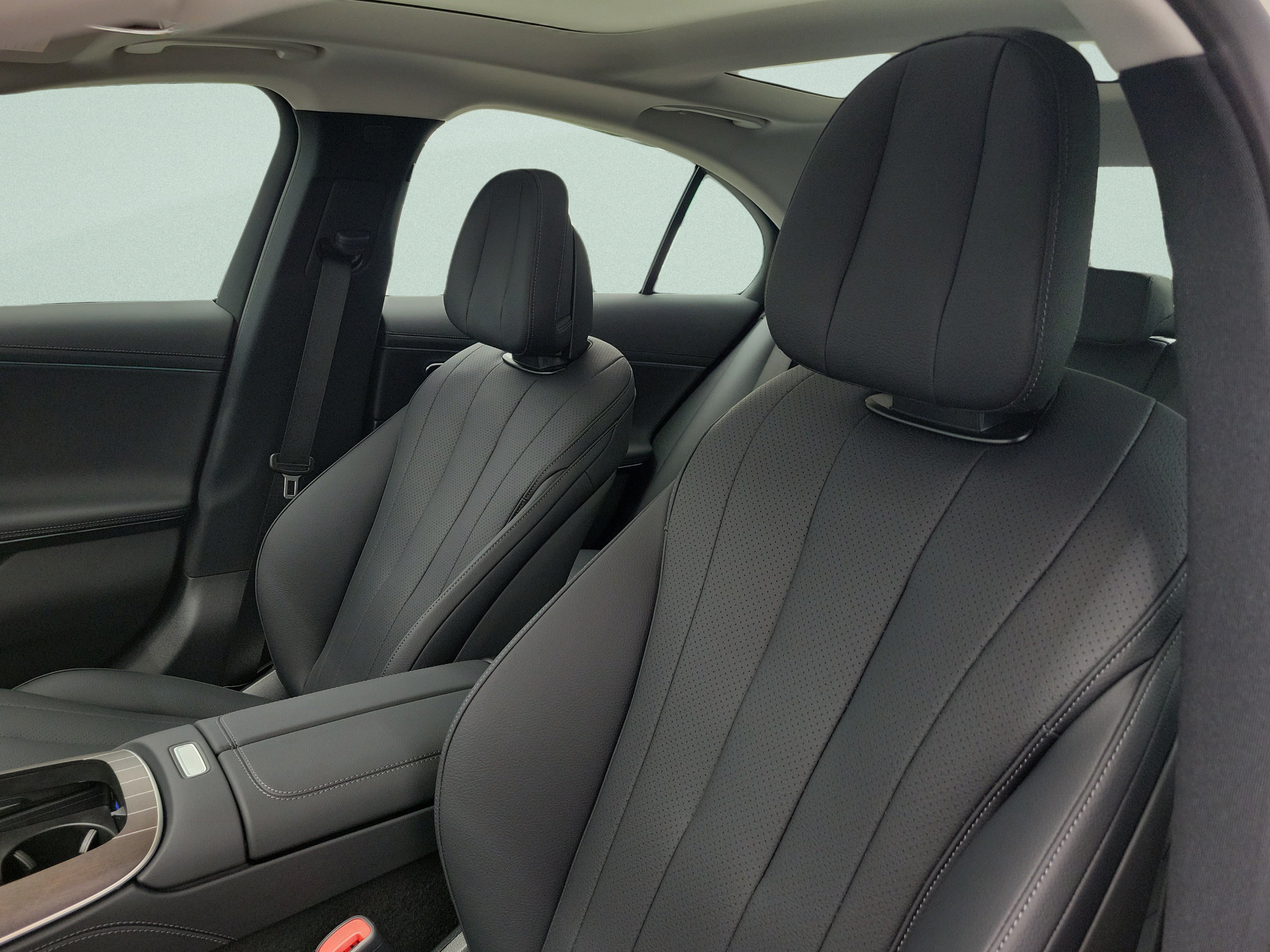 New 2027 Mercedes-Benz E 450 4MATIC Sedan image 17