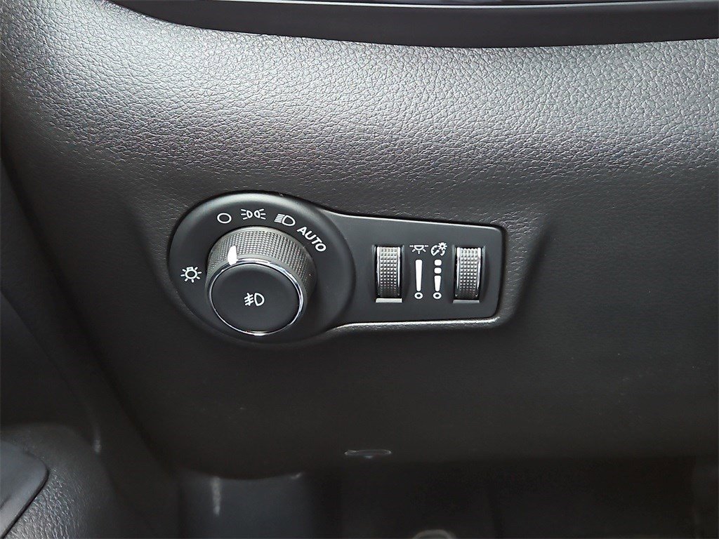 New 2026 Jeep Compass Latitude image 23