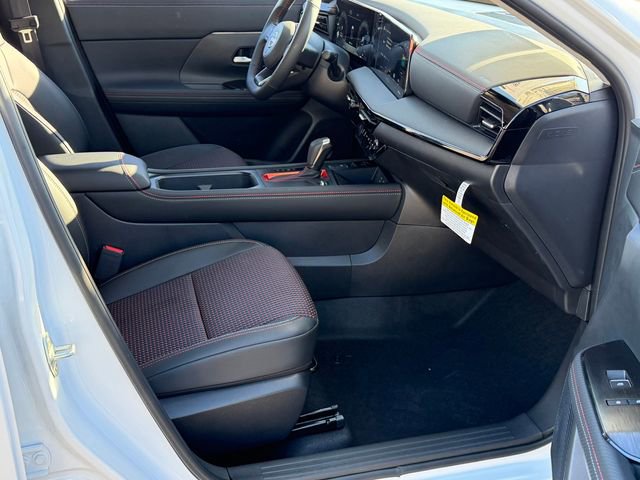 New 2026 Nissan Kicks SR w/ Cold Weather Package FWD image 25