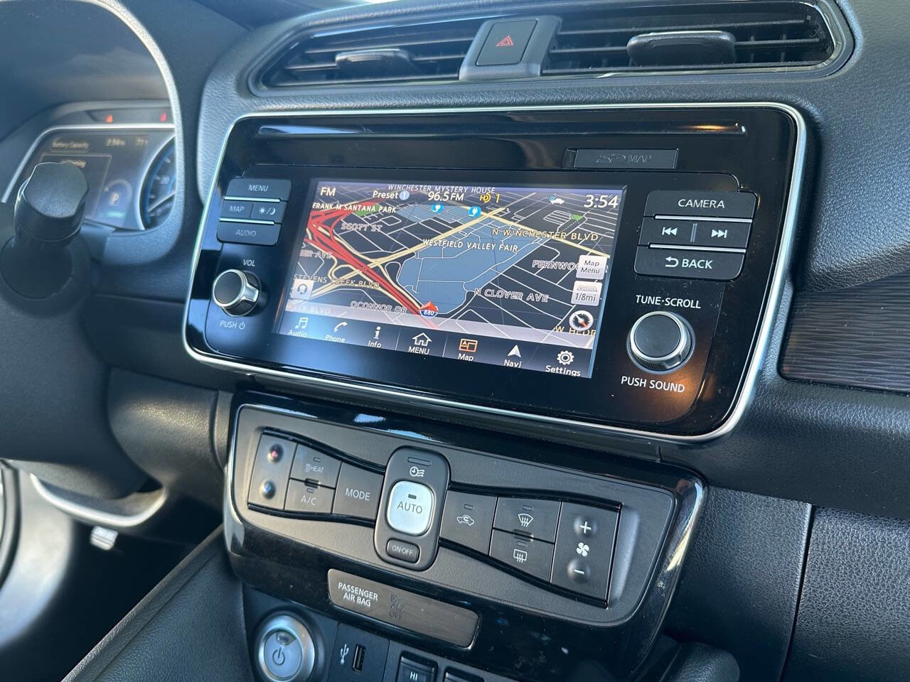 Used 2018 Nissan Leaf SL w/ Protection Package image 17