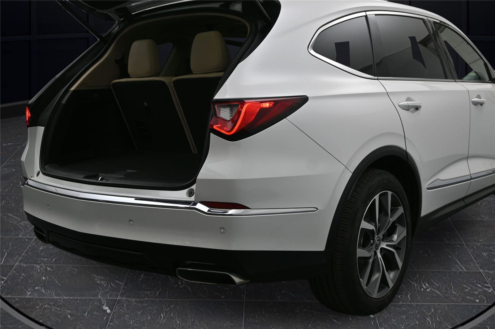 Certified 2024 Acura MDX SH-AWD w/ Technology Package image 17
