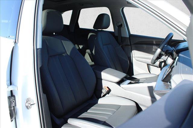Certified 2025 Audi Q5 Premium w/ Convenience Package AWD/4WD image 29