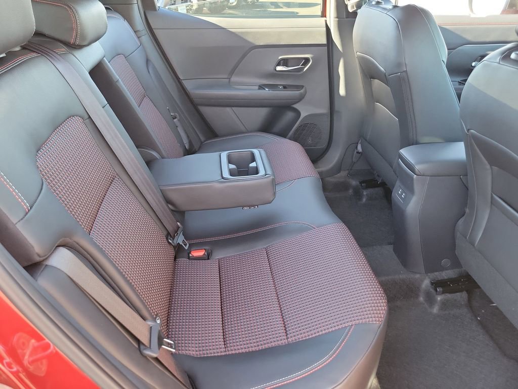 New 2026 Nissan Kicks SR w/ Cold Weather Package image 13