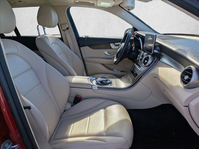 Used 2019 Mercedes-Benz GLC 350e 4MATIC image 21