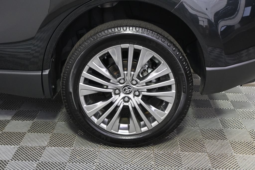 Used 2023 Toyota Venza Limited AWD/4WD image 19