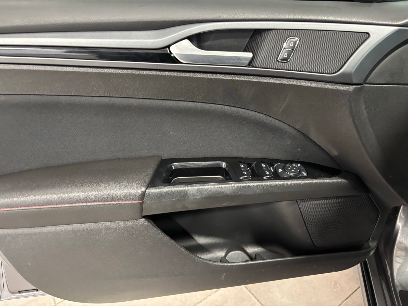 Used 2013 Ford Fusion SE image 18