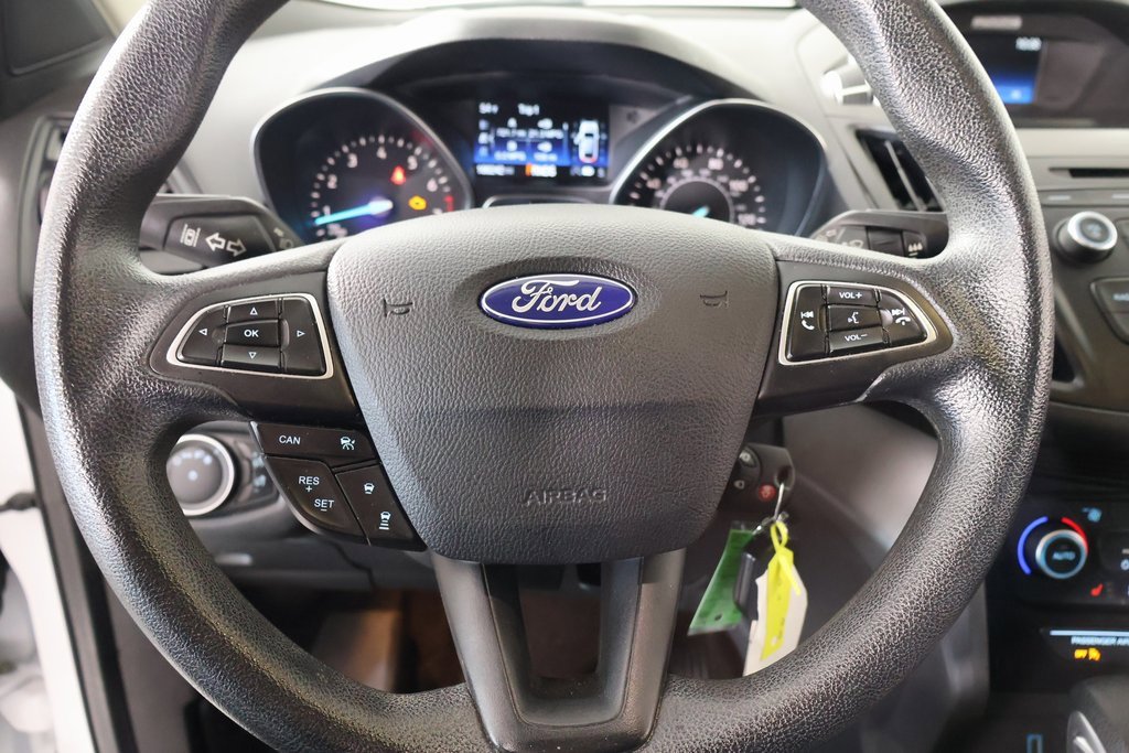 Used 2018 Ford Escape SE w/ Ford Safe & Smart Package image 3
