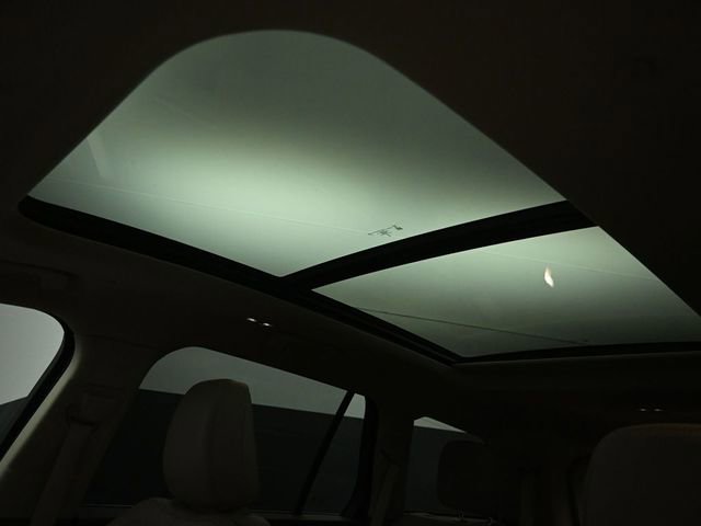 Used 2023 Lincoln Aviator Reserve w/ Equipment Group 201A image 11