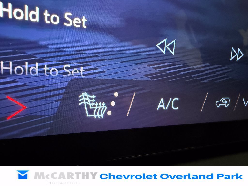 Used 2024 Chevrolet Traverse LT w/ Trailering Package FWD image 22