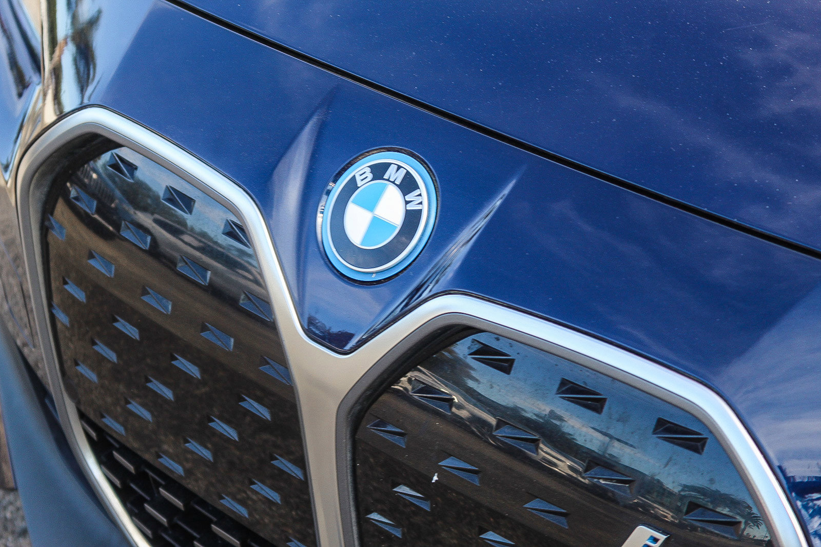 Certified 2024 BMW i4 eDrive35 w/ Convenience Package image 9