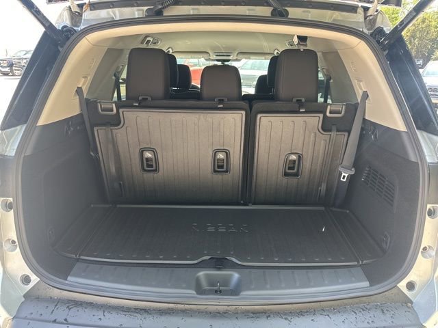 New 2025 Nissan Pathfinder SV w/ Cargo Package image 25
