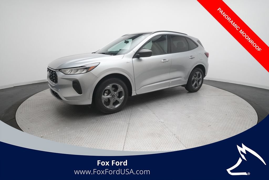 Used 2024 Ford Escape ST-Line w/ Tech Pack #1 AWD/4WD image 1