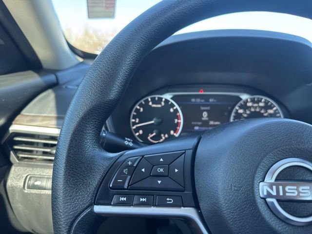 Used 2024 Nissan Altima 2.5 SV image 10