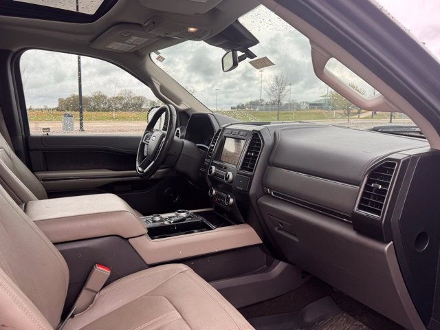 Used 2019 Ford Expedition Limited w/ Equipment Group 302A AWD/4WD image 28