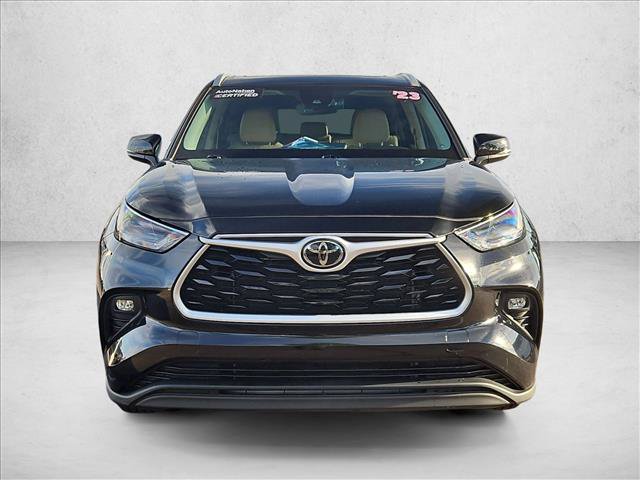 Used 2023 Toyota Highlander XLE w/ Protection Package #3 (TMS) AWD/4WD image 2