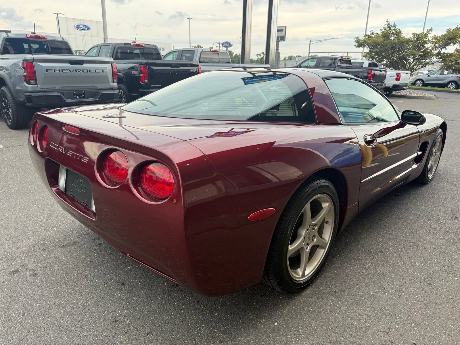 Used 2003 Chevrolet Corvette Coupe w/ Preferred Equipment Group RWD image 5